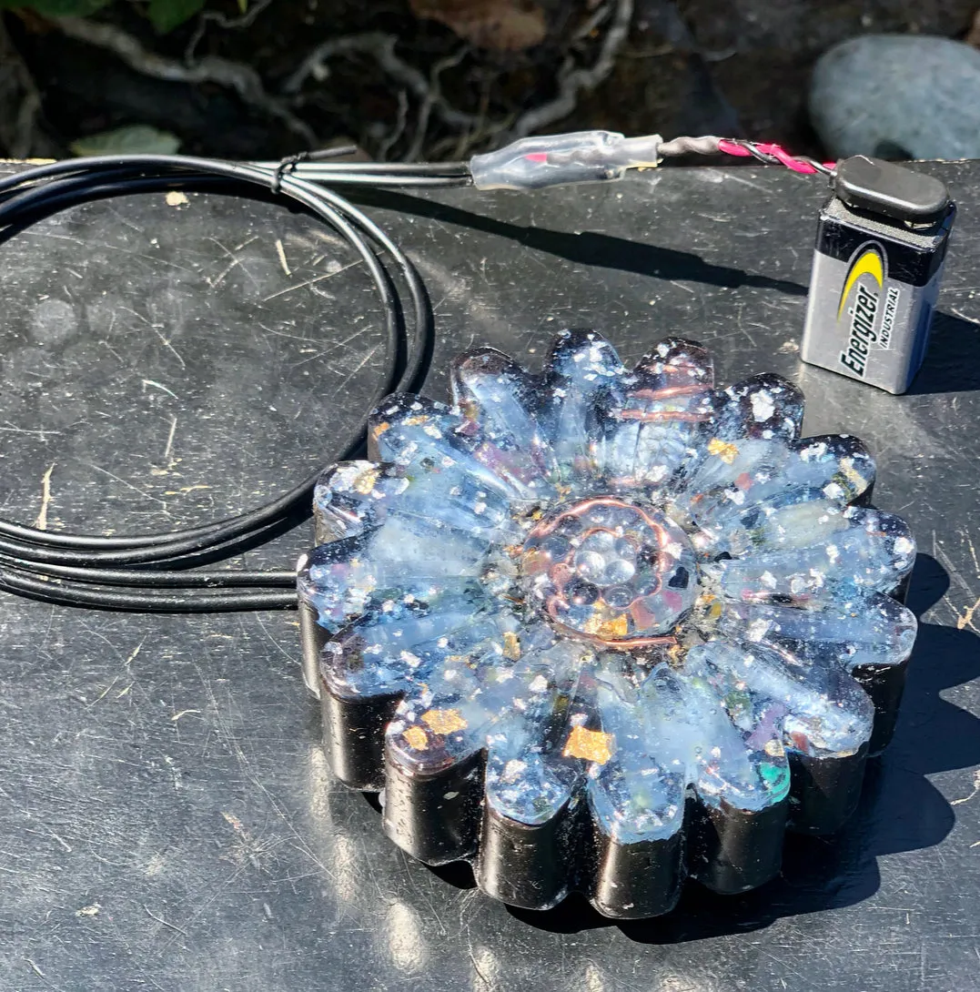The “Flower Equalizer” 15 Hz Radionics Charging Plate- 17 oz, 4.25” diameter, 1.5” height