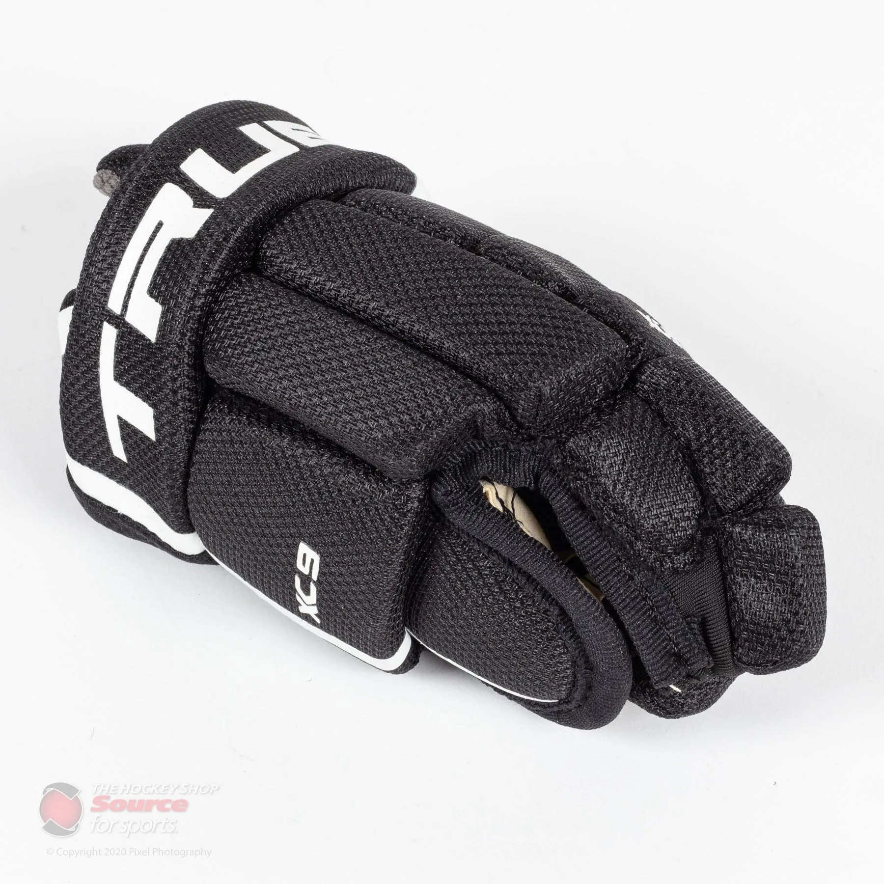 TRUE XC9 Pro Youth Hockey Gloves