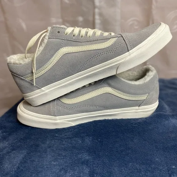 Vans Old Skool Cozy Hug Sherpa Skate Shoe, Unisex, Mens 9.0, Women’s 10.5