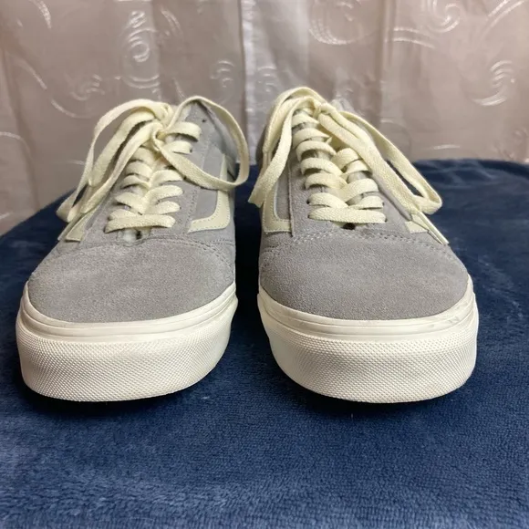 Vans Old Skool Cozy Hug Sherpa Skate Shoe, Unisex, Mens 9.0, Women’s 10.5