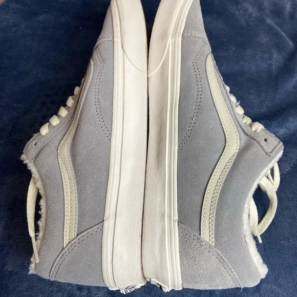 Vans Old Skool Cozy Hug Sherpa Skate Shoe, Unisex, Mens 9.0, Women’s 10.5