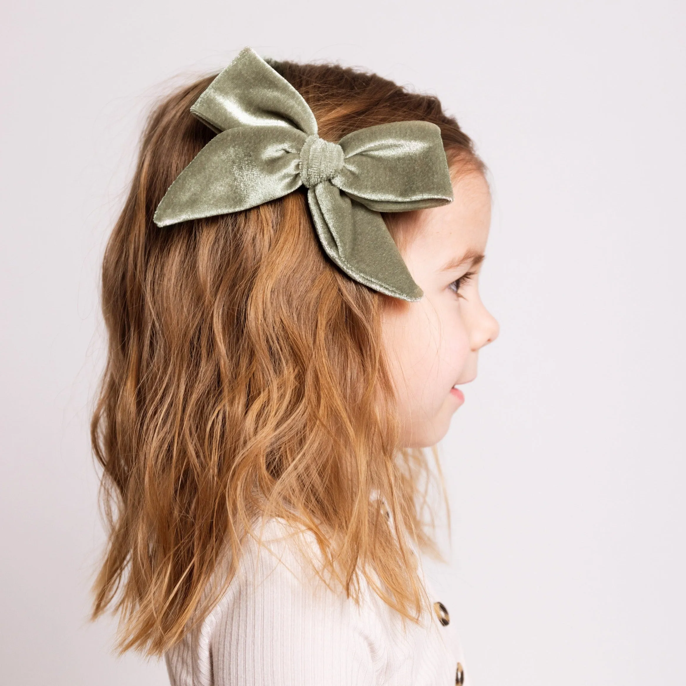 Velvet - Pewter Bow Clip
