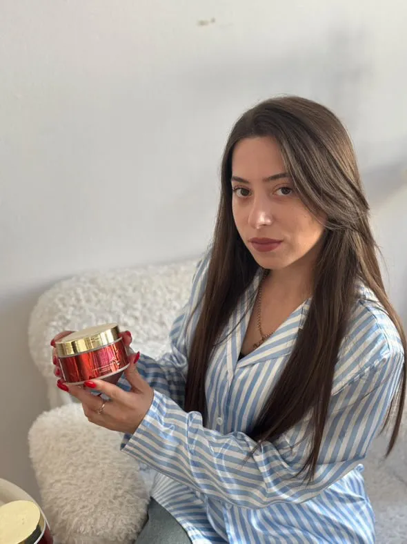 Velvet Rouge Skin Nourishing Salt Scrub