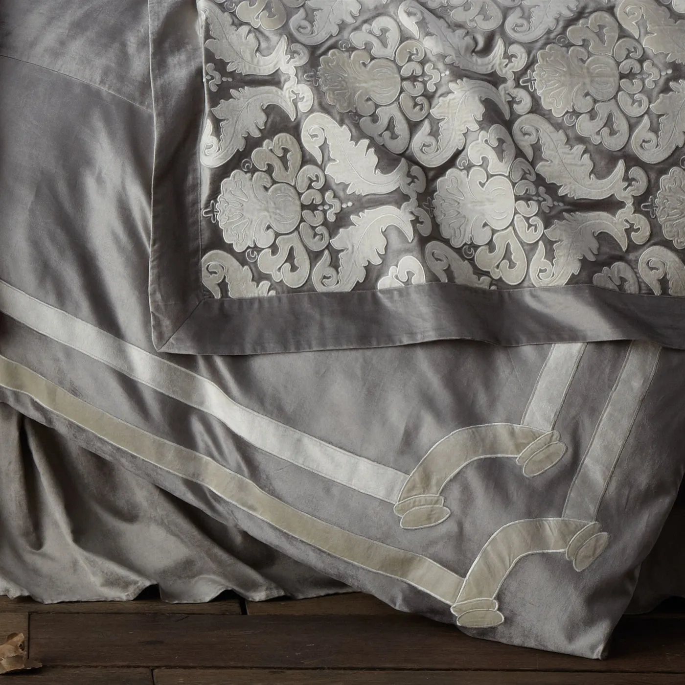 Versailles Queen Duvet / Silver Velvet / Ivory Velvet 96X98 (No Insert)