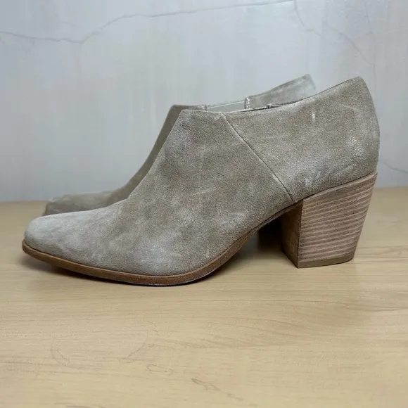 Vince Hamilton Clay Suede Italian Leather Booties Neutral Beige Classic Block