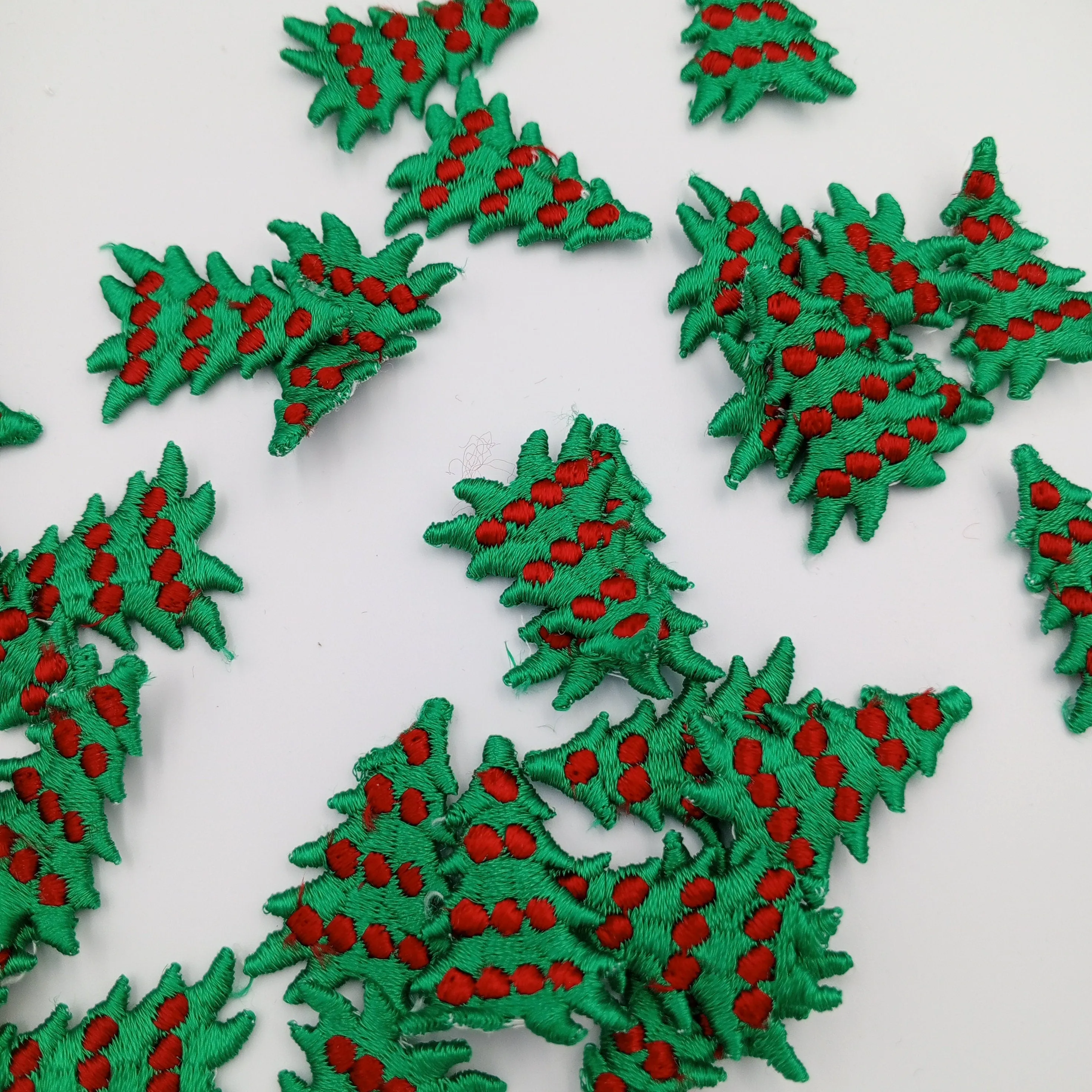 VINTAGE applique red green Christmas tree Patches #352