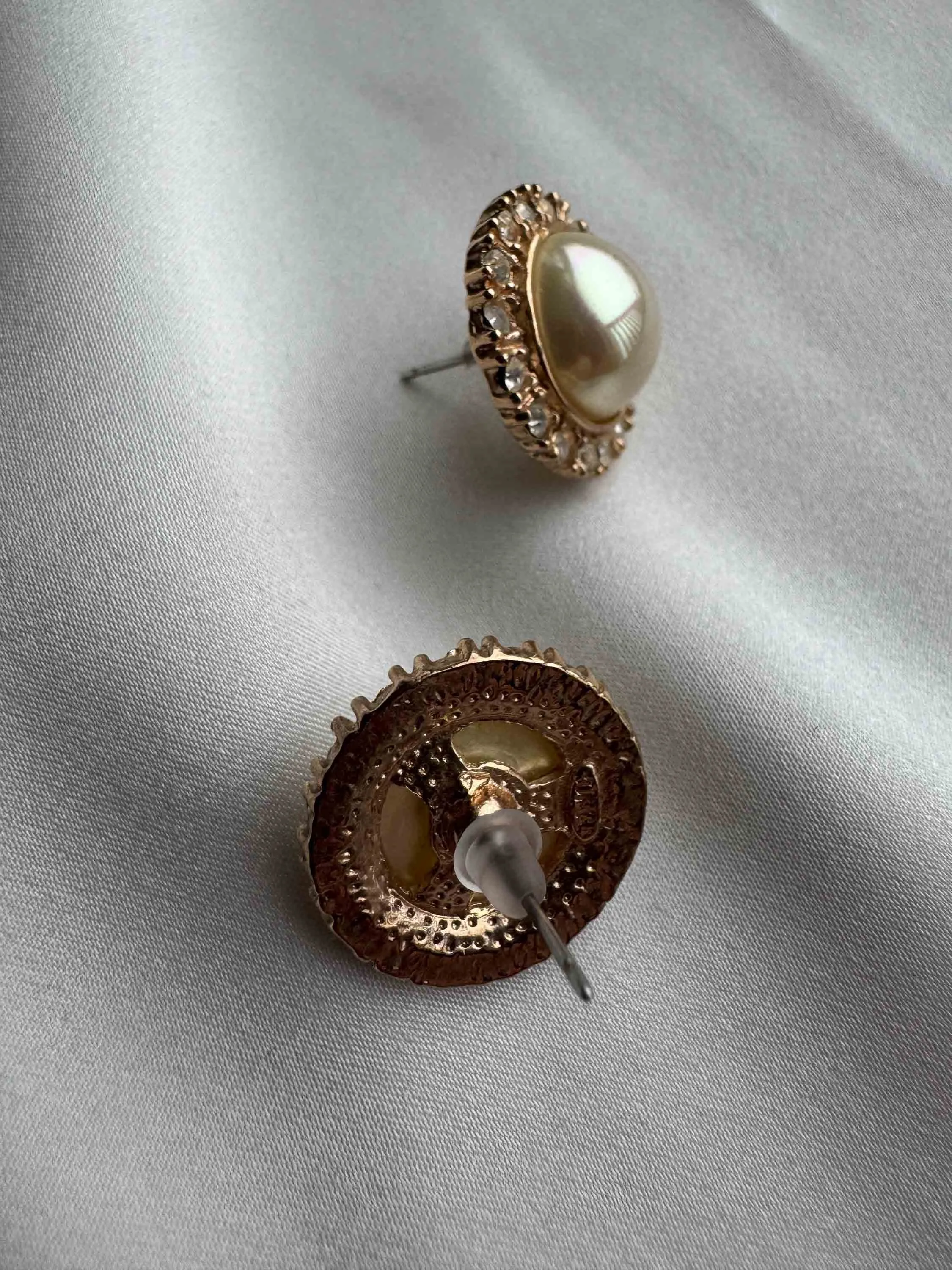 Vintage Faux Pearl & Rhinestone Earrings – Classic Elegance