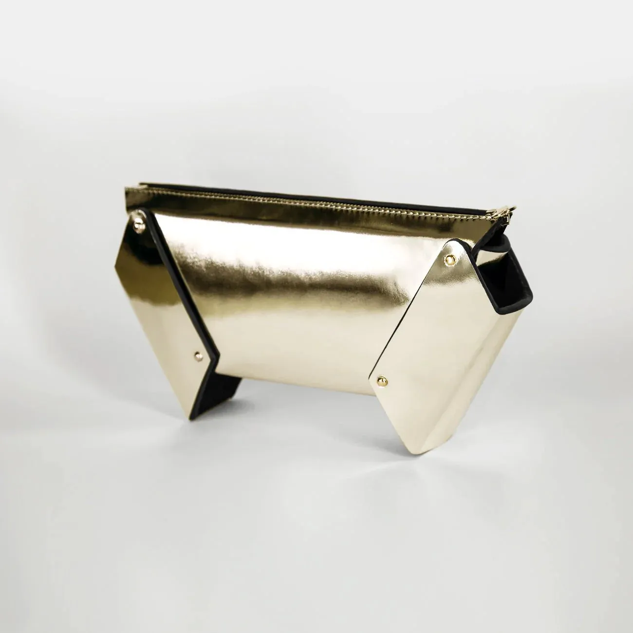 WINGED BOX CLUTCH