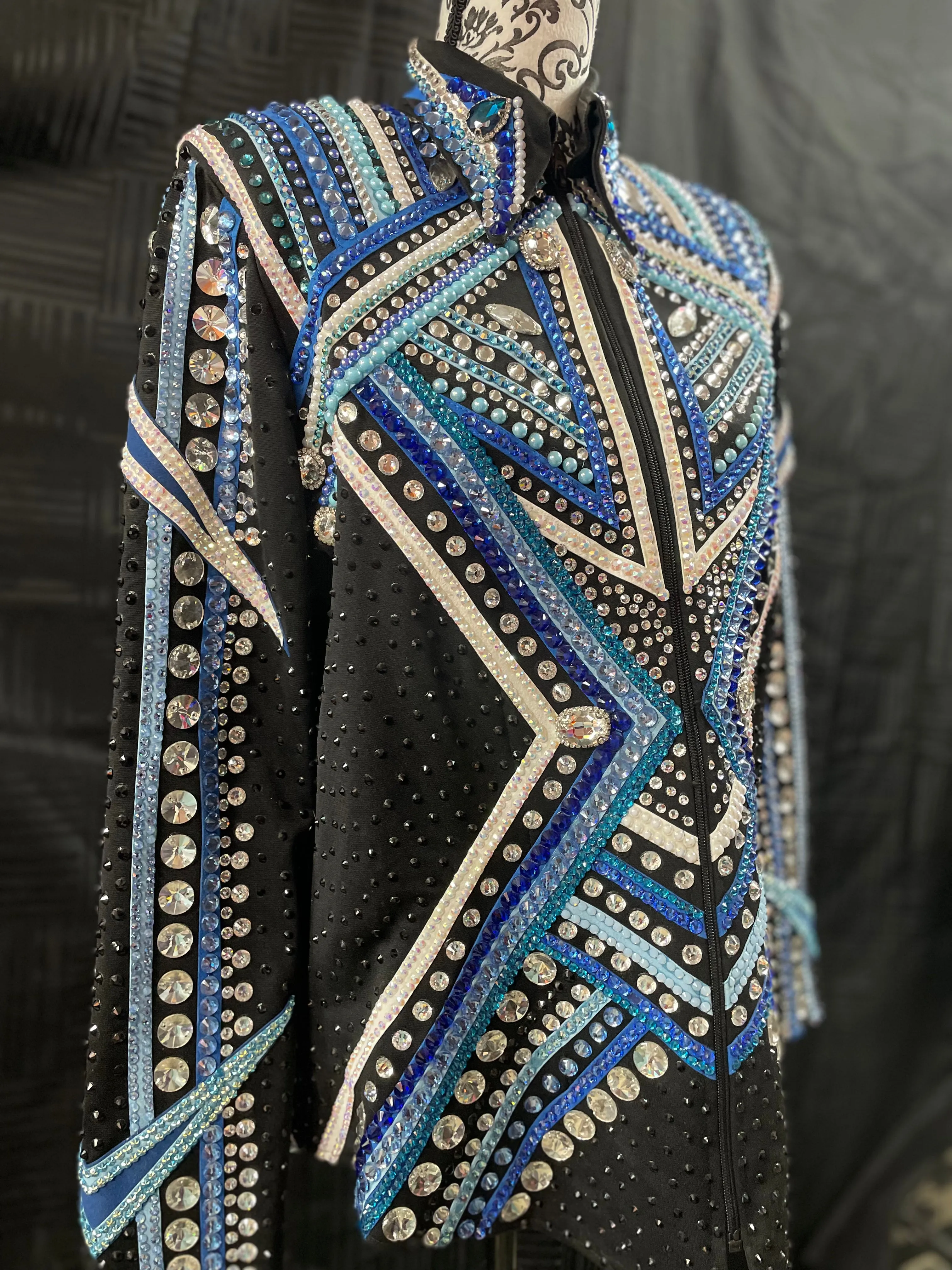 XXLarge Show-Off Designs jacket on consignment