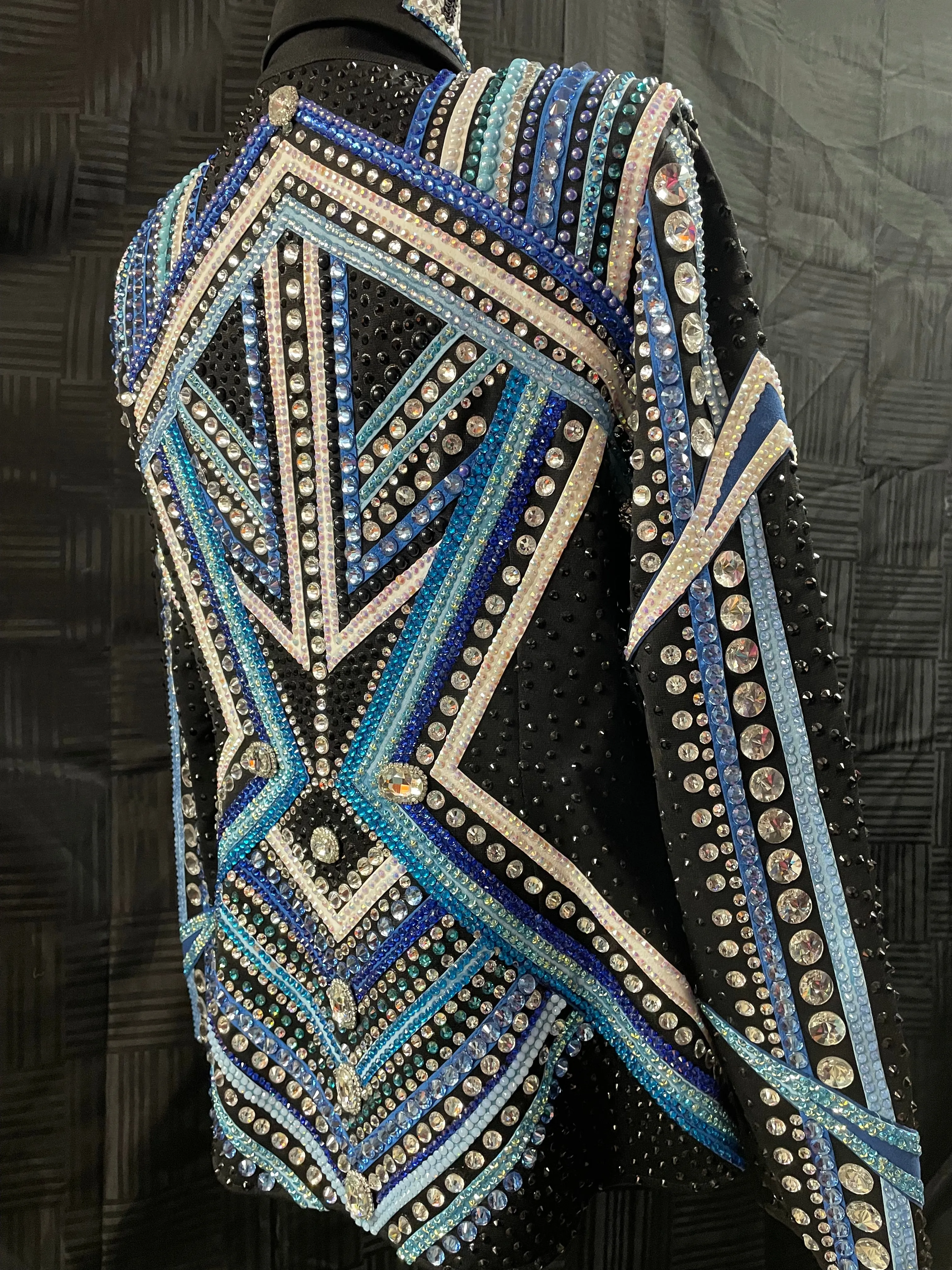 XXLarge Show-Off Designs jacket on consignment