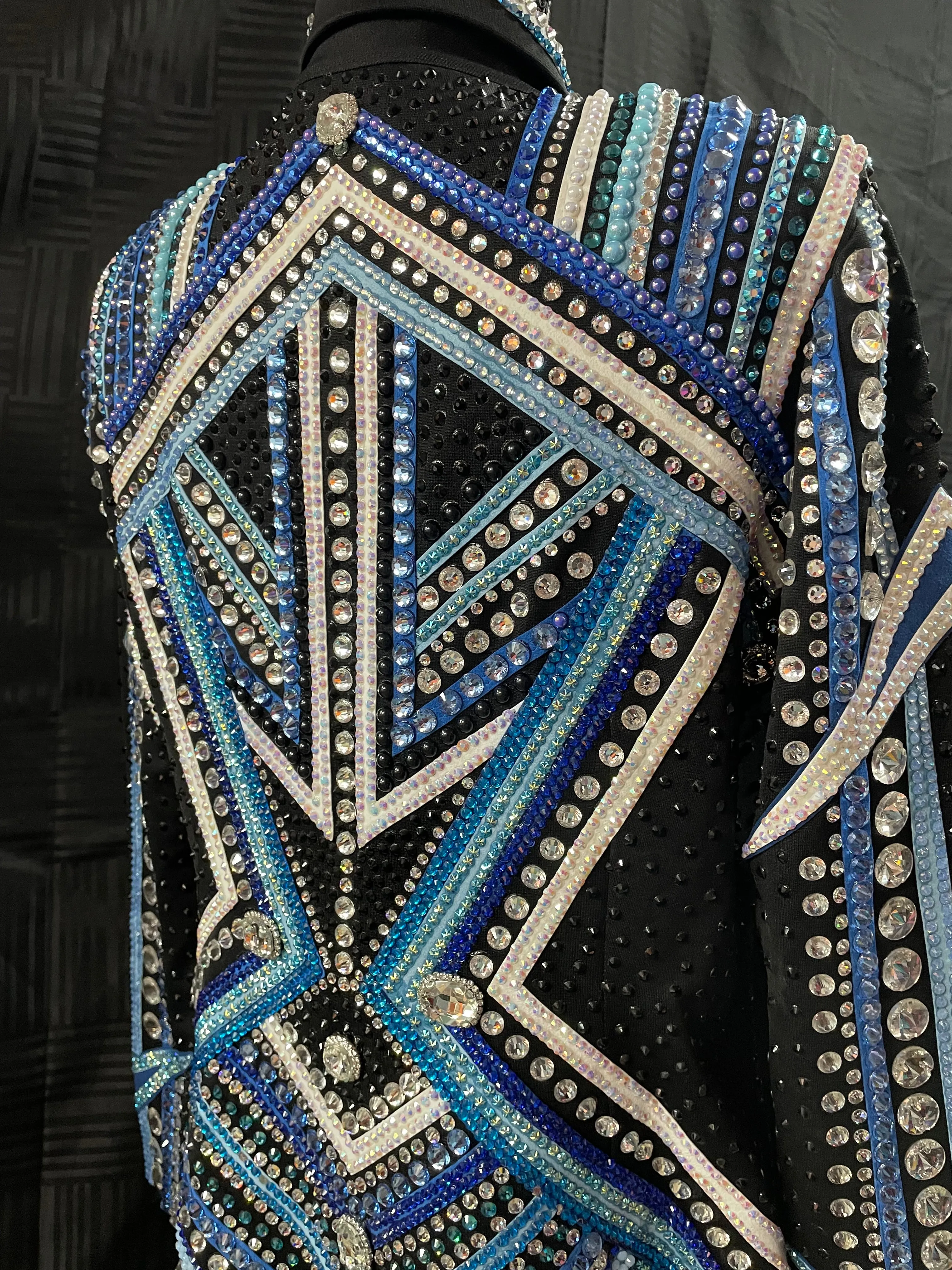 XXLarge Show-Off Designs jacket on consignment