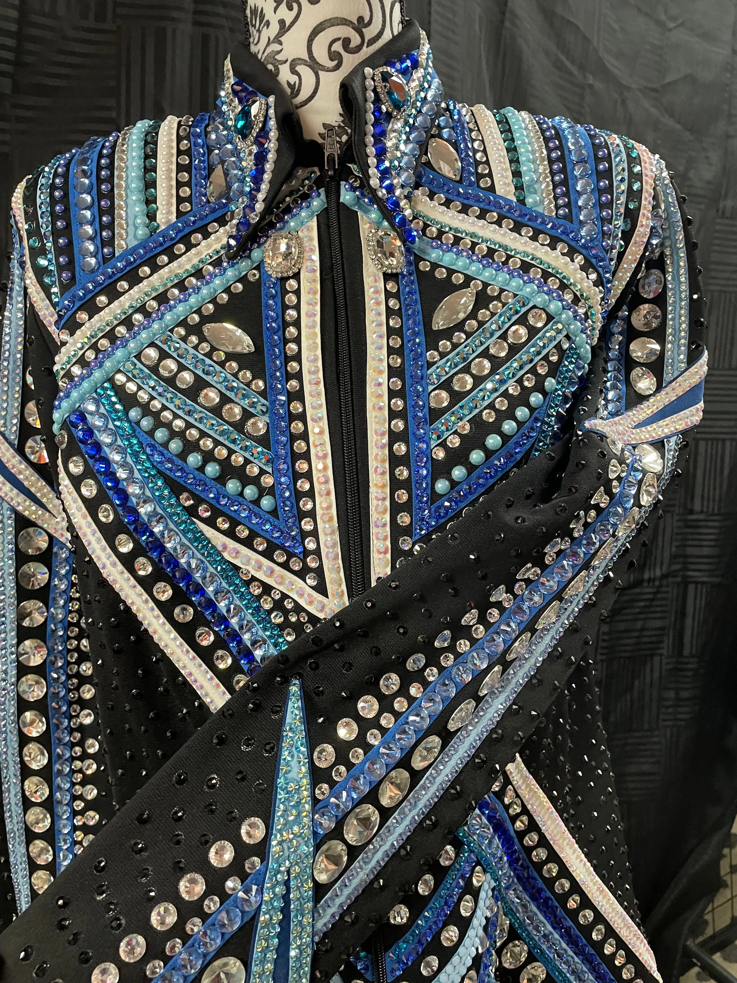 XXLarge Show-Off Designs jacket on consignment